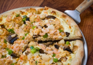 Seafood Pizza